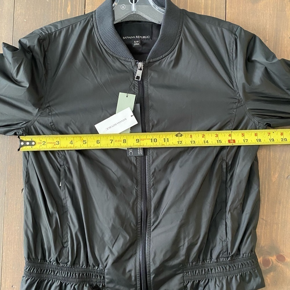 Banana Republic windbreaker - Picture 7 of 8